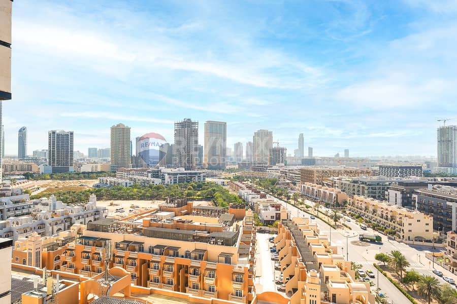 Ready to Move In | Large Layout | Fully Furnished Ready to Move In | Large Layout | Fully Furnished