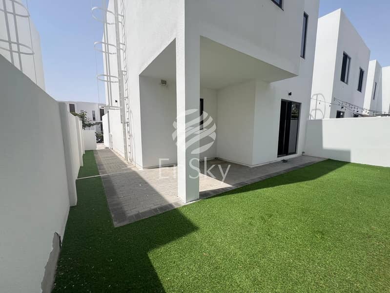 Таунхаус в Аль Гхадир,Фаза II Аль Гадир, 3 cпальни, 125000 AED - 11581099 Таунхаус в Аль Гхадир,Фаза II Аль Гадир, 3 cпальни, 125000 AED - 11581099