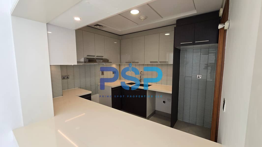 5 kITCHEN+BAR 2. jpg