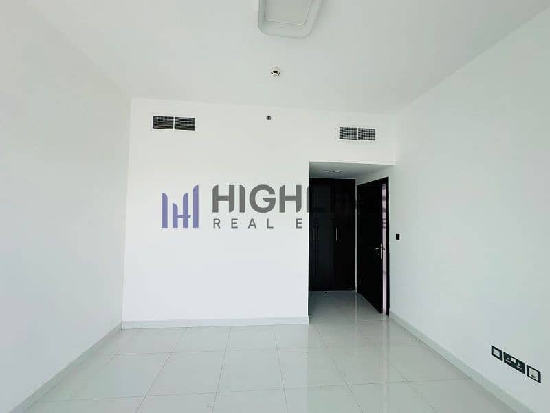 3 ArabianGate1BR1022-02. jpeg