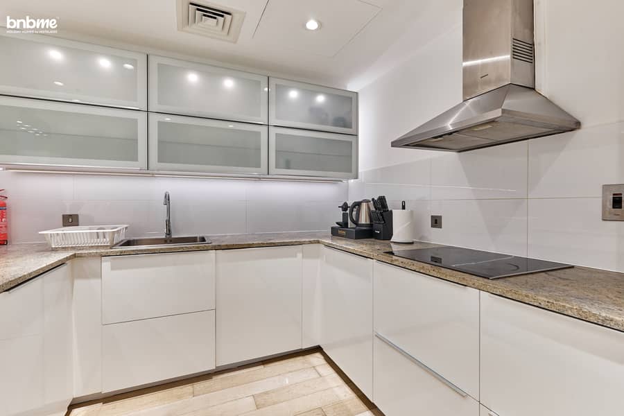 12 Kitchen (1). jpg