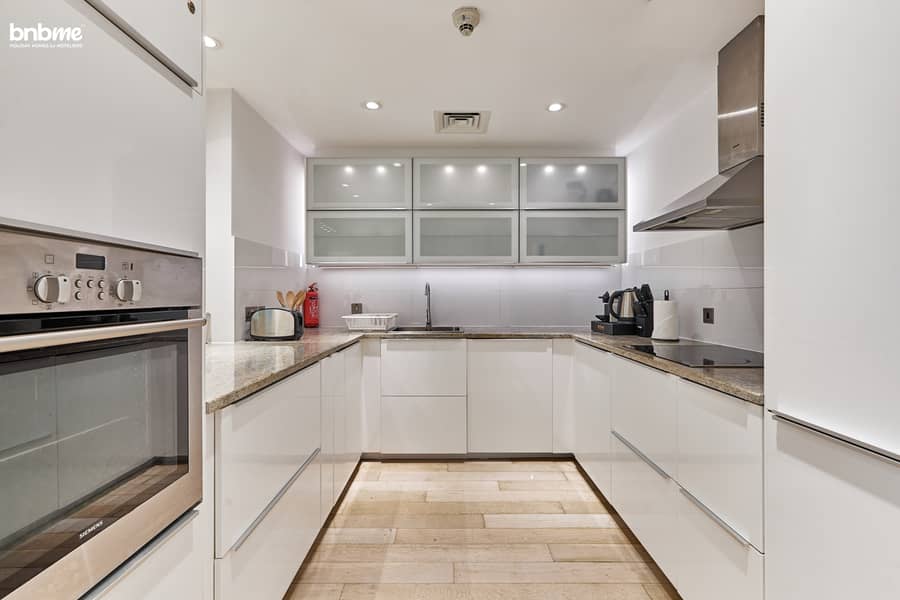 13 Kitchen. jpg
