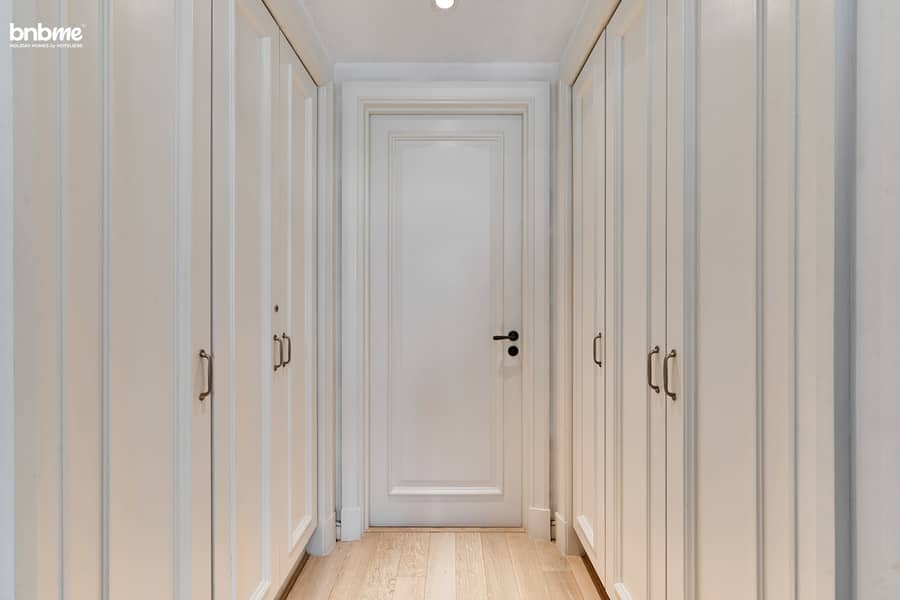 23 Cup board area twin bedroom. jpg