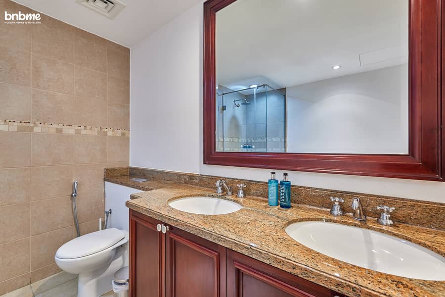 26 Master washroom. jpg