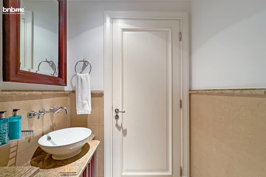 33 Washroom C (2). jpg