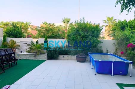Upgraded w/ Landscaped Garden + Closed Kitchen - Single Row Upgraded w/ Landscaped Garden + Closed Kitchen - Single Row