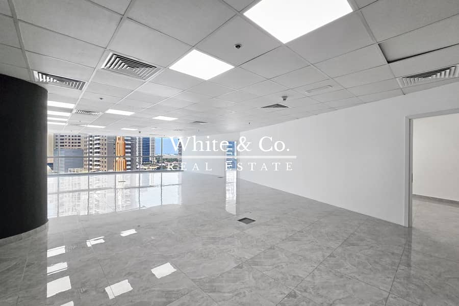 Prime Location | Open Plan | Upto 6 Chqs Prime Location | Open Plan | Upto 6 Chqs