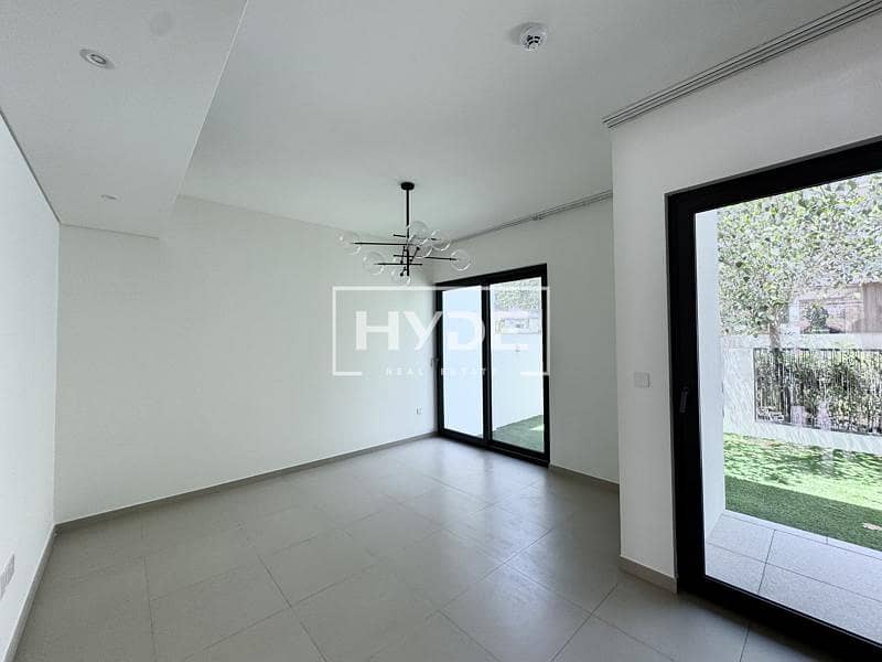 SINGLE ROW | VIEW | VACANT NOW | LANDSCAPED