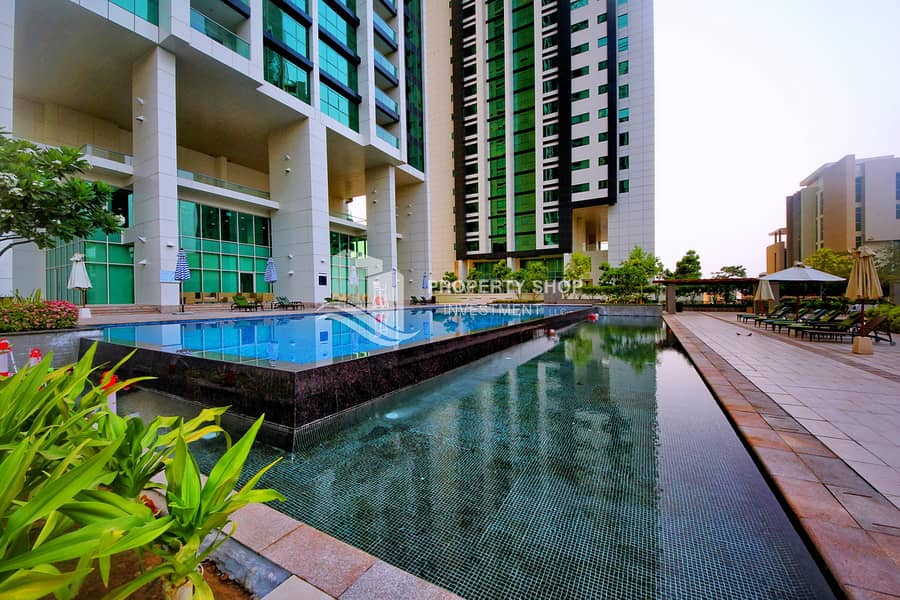 9 abu-dhabi-al-reem-island-marina-square-community-swimming-pool-5. JPG