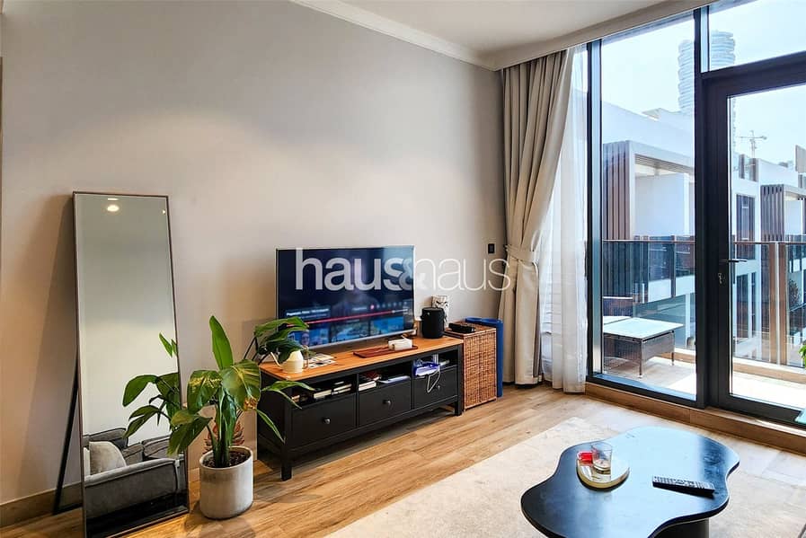 Pool View | Fully Furnished | Vacant Pool View | Fully Furnished | Vacant