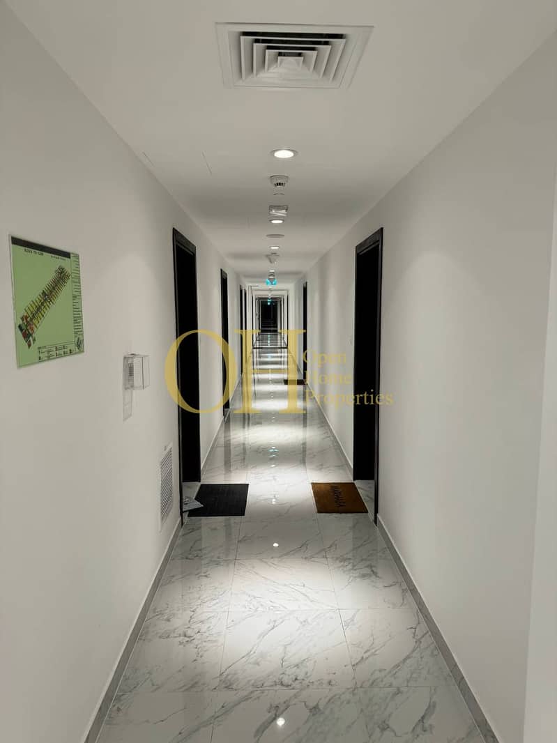 9 Hallway. jpg