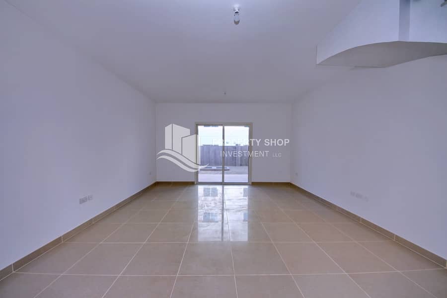 3-bedroom-abu-dhabi-al-reef-contemporary-village-living-area. JPG 3-bedroom-abu-dhabi-al-reef-contemporary-village-living-area. JPG
