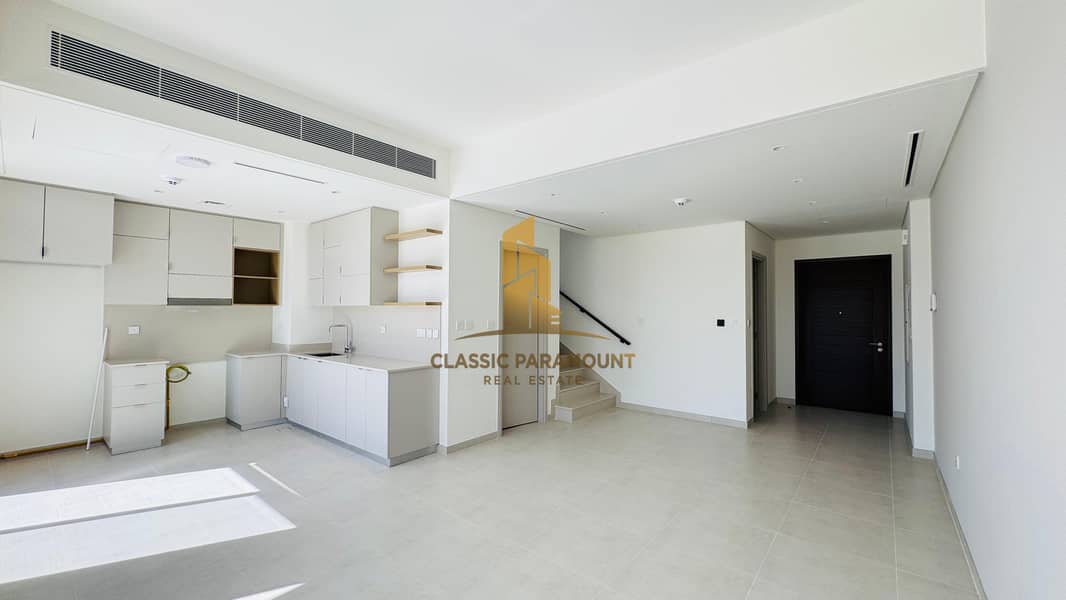 Park Facing | Brand New | Spacious | Vacant Park Facing | Brand New | Spacious | Vacant