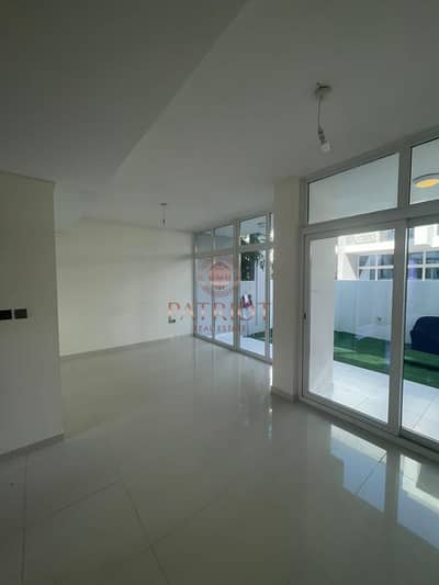 Middle unit | Terrace | Open Kitchen