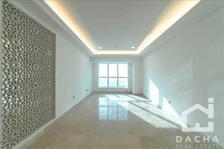 Exclusive luxury apartment with full palm views Exclusive luxury apartment with full palm views