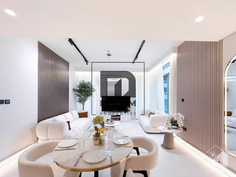 28 Marina Vista P206 -Living-1. jpg