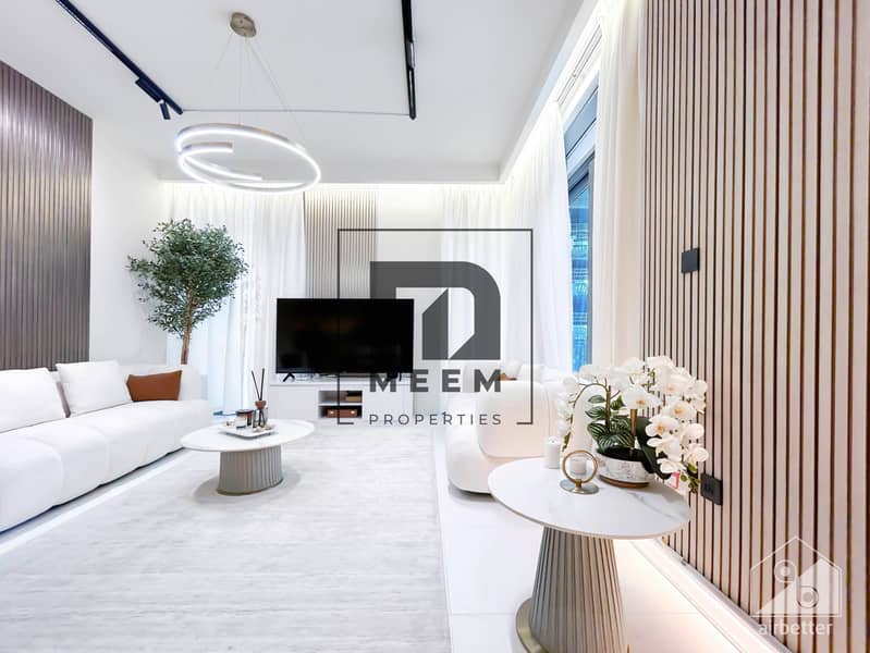 30 Marina Vista P206 -Living-3. jpg