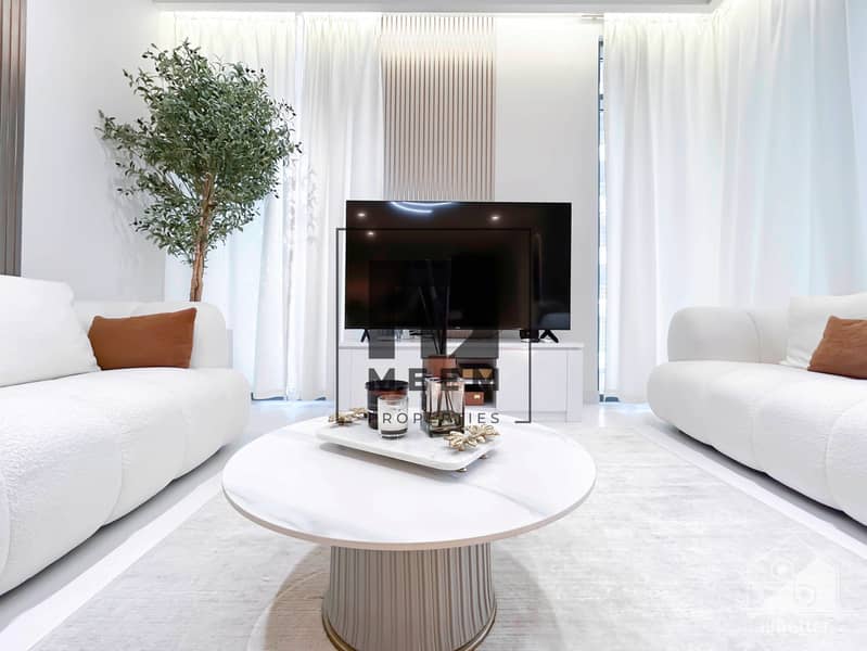 34 Marina Vista P206 -Living-7. jpg