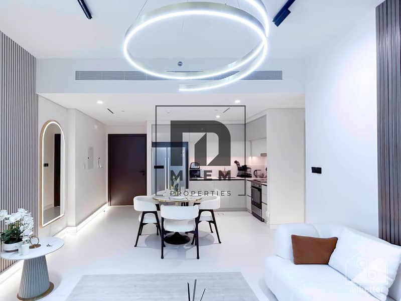 36 Marina Vista P206 -Living-9. jpg