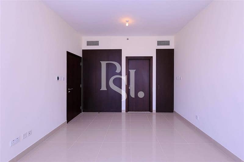 7 1-bedroom-abu-dhabi-al-reem-island-city-of-lights-sigma-tower-1-closet. jpg
