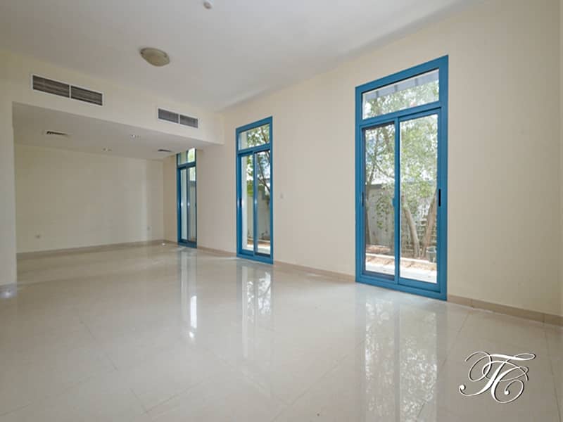 位于猎鹰奇迹之城,西部公寓南 2 卧室的联排别墅 3000000 AED - 11592850 位于猎鹰奇迹之城,西部公寓南 2 卧室的联排别墅 3000000 AED - 11592850