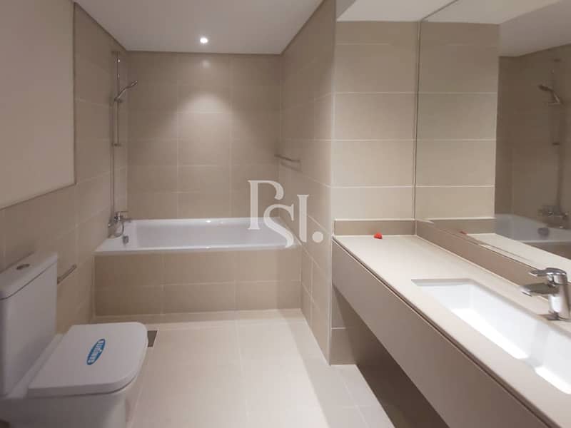 9 water-edge-yas-island-abu-dhabi-bathroom (1). JPG