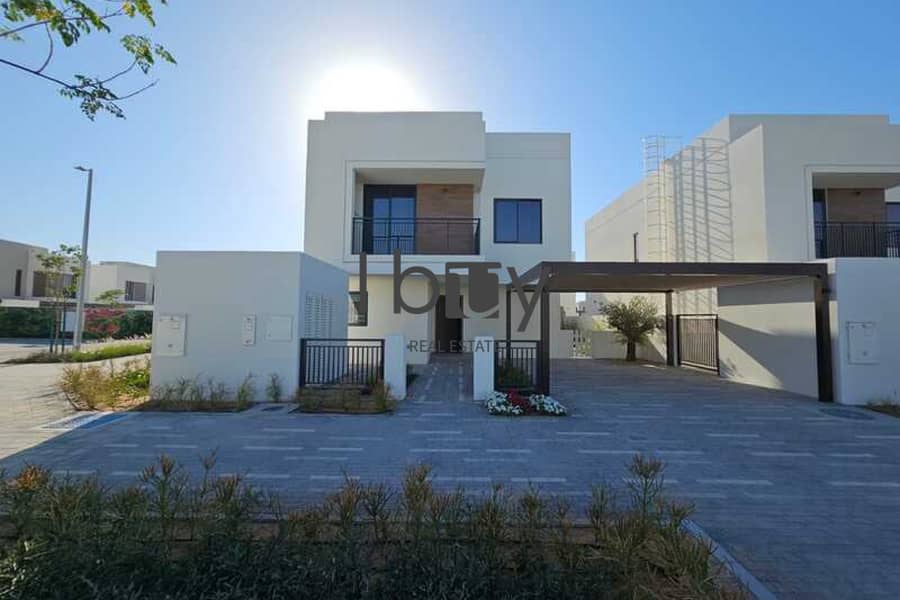 Double Row Corner Unit | Rare Layout | Prime Area Double Row Corner Unit | Rare Layout | Prime Area