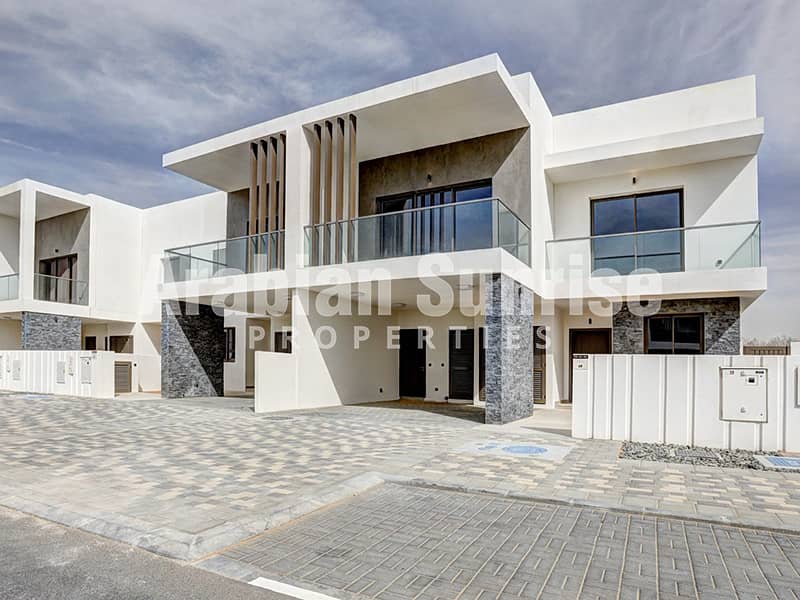 5 Yas Acres P-7-3BR TH_Villa 132_Ext1. jpg