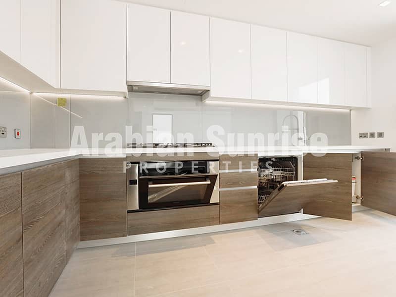 12 Yas Acres P-7-3BR TH_Villa 132_Kitchen. jpg