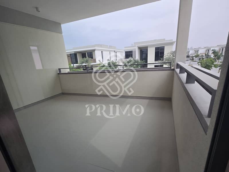 2 11 Balcony front 1. jpg