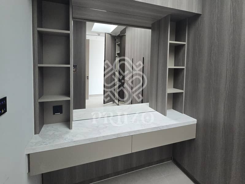 13 14 MasterBedroom Walk-in Closet 3. jpg