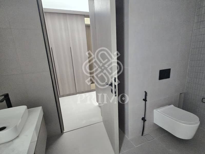 15 14 MasterBedroom Bath 3. jpg