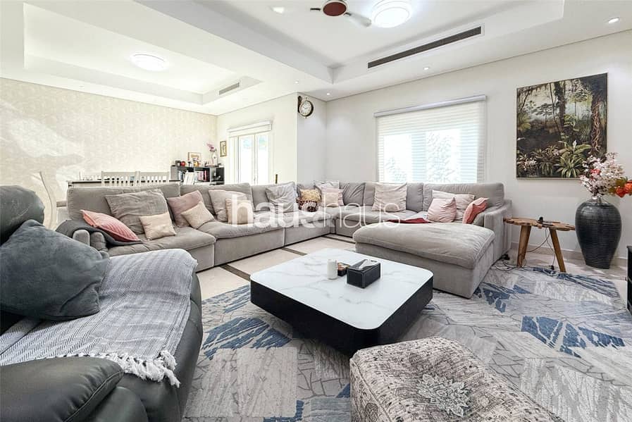 位于阿尔弗雷德街区,阔塔什别墅区 3 卧室的联排别墅 4050000 AED - 11594452 位于阿尔弗雷德街区,阔塔什别墅区 3 卧室的联排别墅 4050000 AED - 11594452