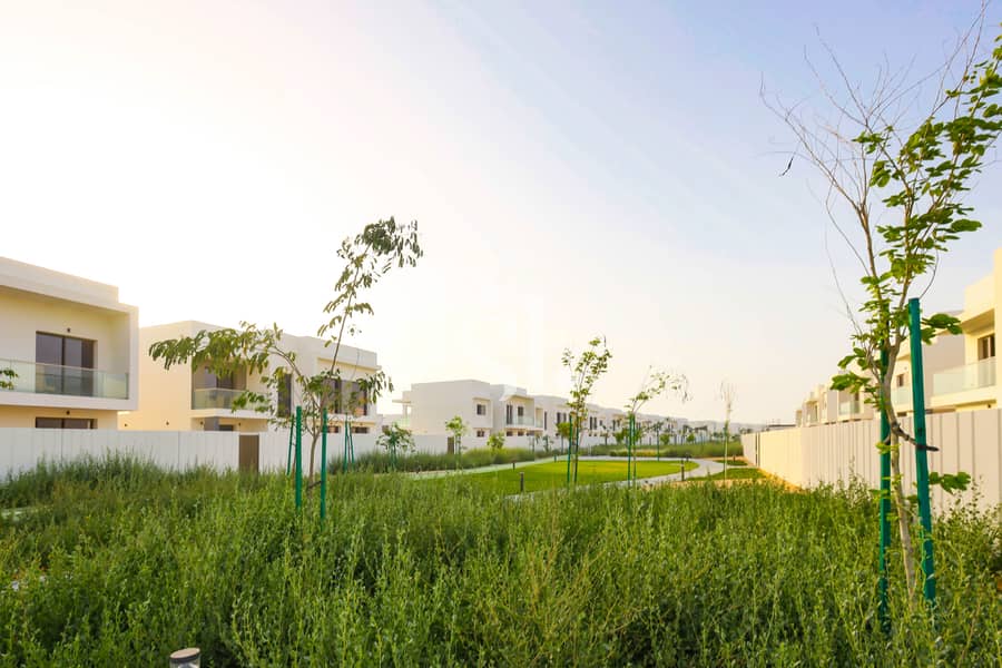 9 yas-acres-community-and-facilities-abu-dhabi (10). JPG