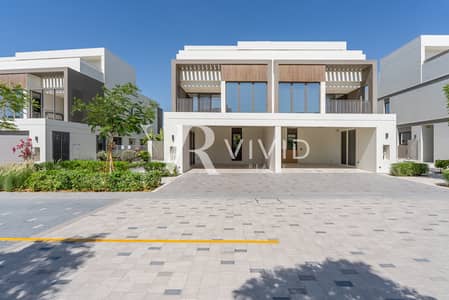 4 Bedroom Villa for Rent in Tilal Al Ghaf, Dubai - Landscaped Garden | Close to Entrance | Single Row