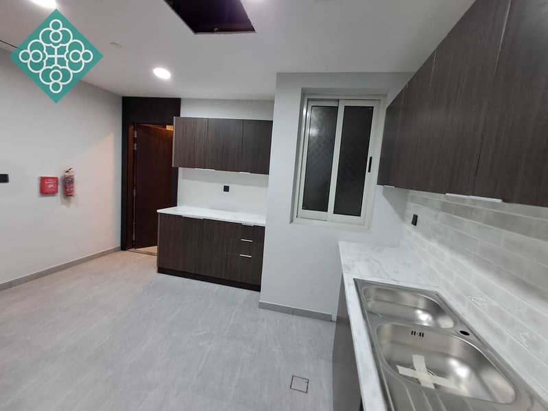 13 Closed Kitchen. jpg