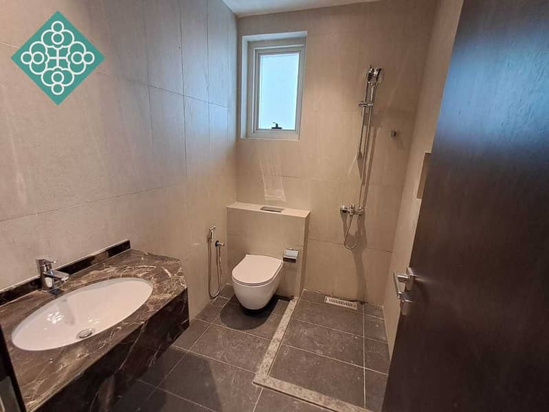 10 Bathroom3. jpg