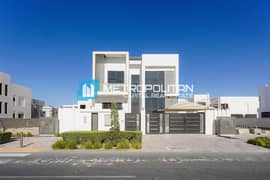 Modern 5BR+M w/ Balcony | Private Pool | Brand New