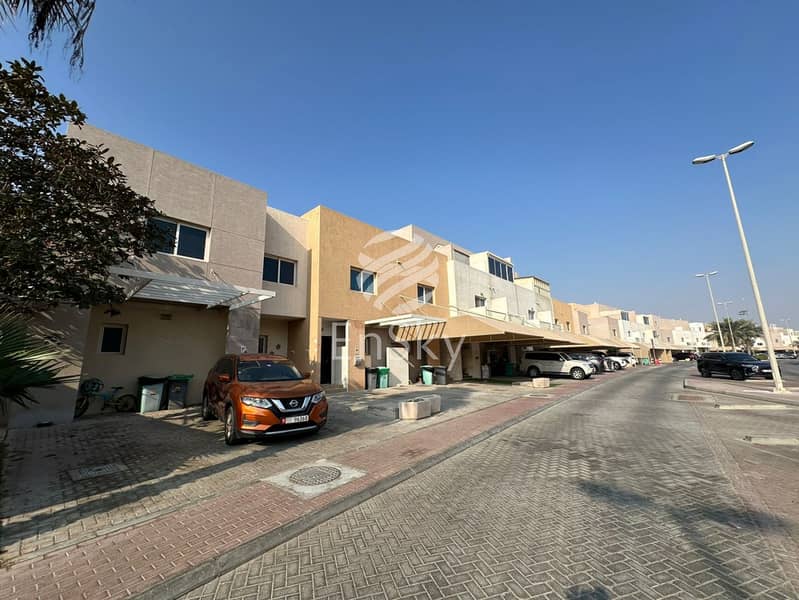 Bid plot l Corner l Privete pooll maid Bid plot l Corner l Privete pooll maid