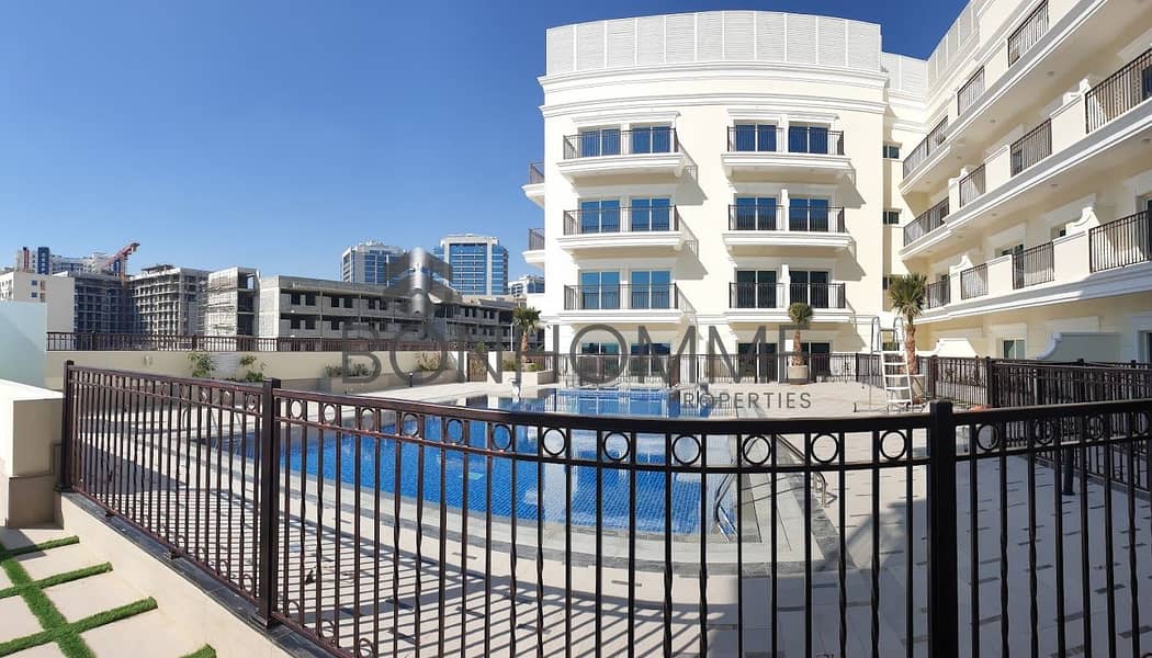 Pool 2. jpg Pool 2. jpg