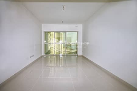 1 Bedroom Apartment for Sale in Al Reem Island, Abu Dhabi - 1-bedroom-apartment-al-reem-island-marina-square-burooj-view-living-area. JPG