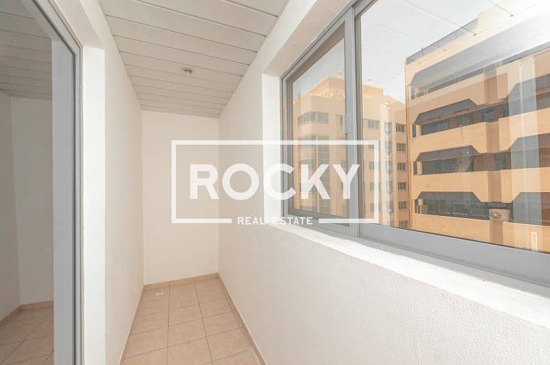 13 BurDubai_Awazi2_401-2BR-WB - LH (15 of 20). jpg