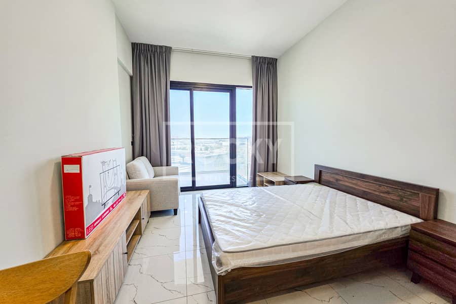 Spacious | Fully Furnished | Close to Metro Spacious | Fully Furnished | Close to Metro