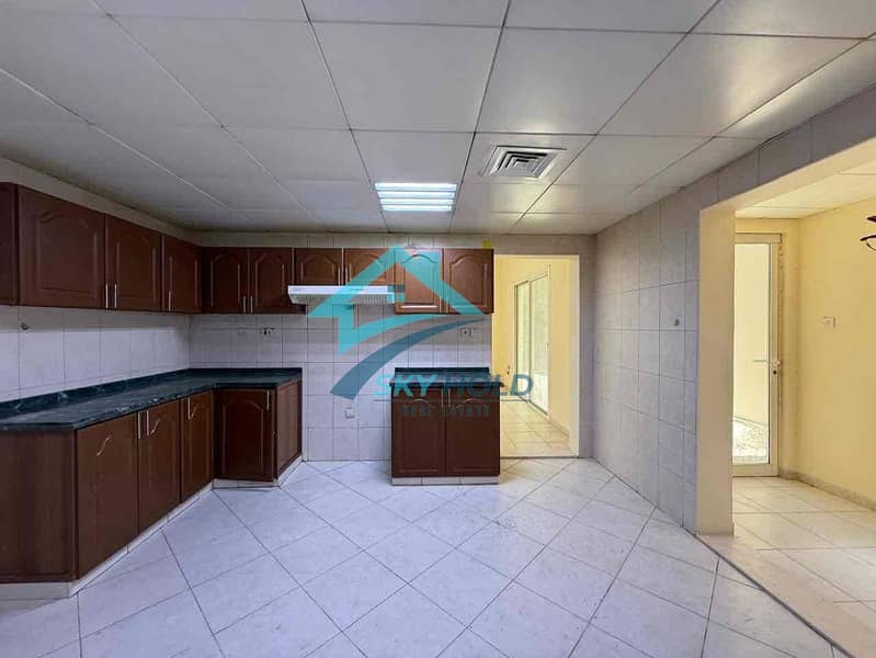 17 30aa47aa-a3bd-48fa-9a81-319d859bcb1b. jpg