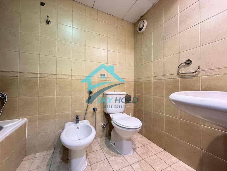 22 0bfc0cda-6949-4701-bc73-66d5e727c3df. jpg