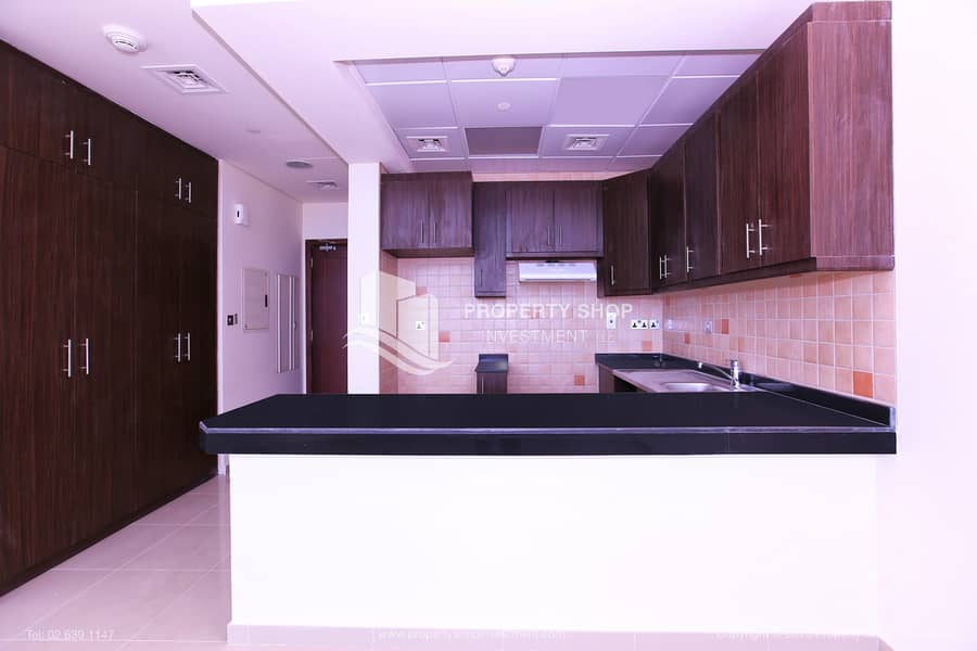 6 studio-apartment-abu-dhabi-al-reem-island-city-of-lights-hydra-avenue-kitchen-1. JPG