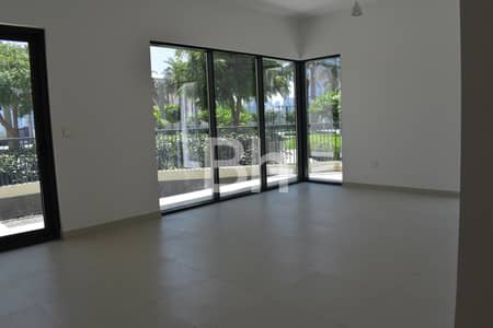 4 Bedroom Flat for Sale in Al Khan, Sharjah - Seaview | Ground Floor | Luxuries
