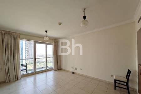1 Bedroom Apartment for Rent in The Views, Dubai - Golf course view | Unfurnished | Vacant