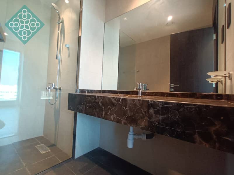 15 Bathroom1. jpg