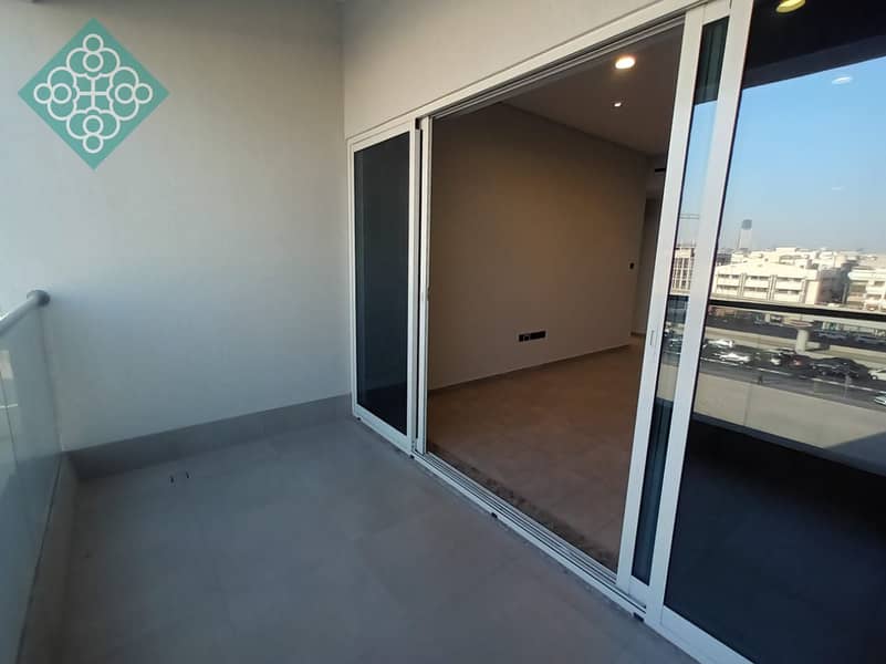23 Balcony6. jpg